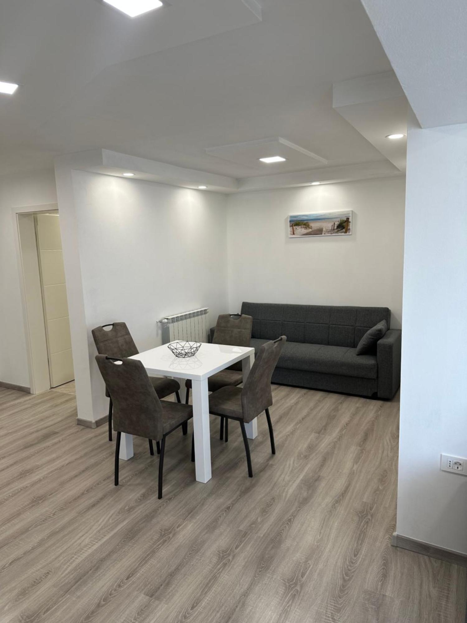 Apartma La Vita โคเปร์ ภายนอก รูปภาพ