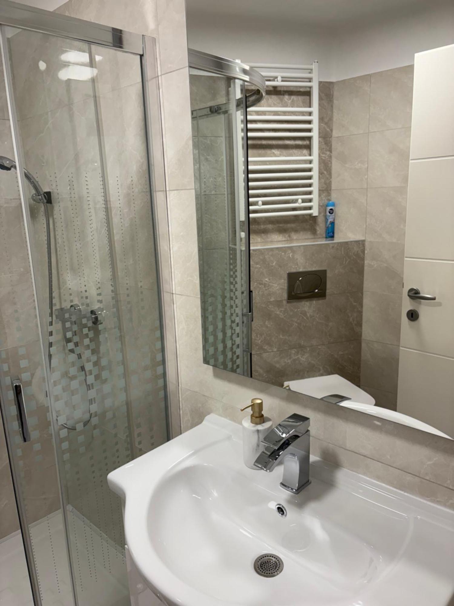 Apartma La Vita โคเปร์ ภายนอก รูปภาพ